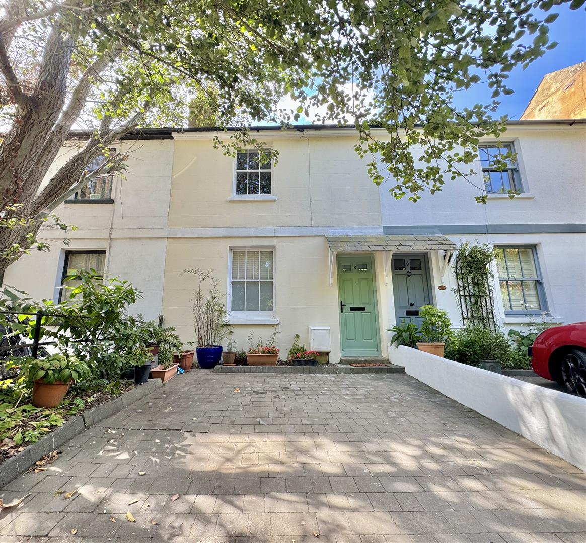 2 bed property in Gillsmans Hill, St. Leonards-On-Sea